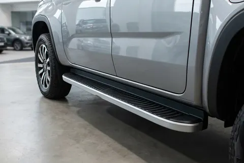Бокові пороги Tayga Grey (2 шт., Алюміній) для Volkswagen Amarok 2022- рр — Volkswagen Amarok 2022- гг. DianaParts