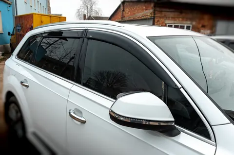 Вітровики з хром молдингом (4 шт, HIC) для Ауди Q7 2015-2026 рр — Audi Q7 2015–2026 гг. DianaParts