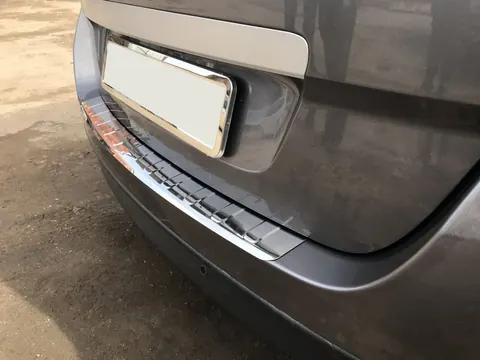Накладка на задній бампер Carmos (Grand, нерж.) для Renault Scenic/Grand 2009-2016 рр — Renault Scenic/Grand 2009-2016 гг. DianaParts