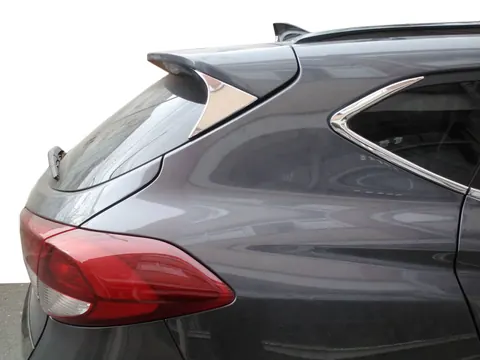 Накладка трикутник на кришку багажника (нерж) для Hyundai Tucson TL 2016-2021 рр — Hyundai Tucson TL 2016-2021 гг. DianaParts