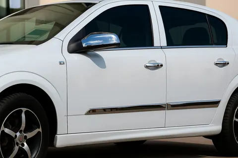 Молдинг дверний (4 шт, нерж) Sedan, OmsaLine - Італійська нержавійка для Opel Astra H 2004-2013 рр — Opel Astra H 2004-2013 гг. DianaParts