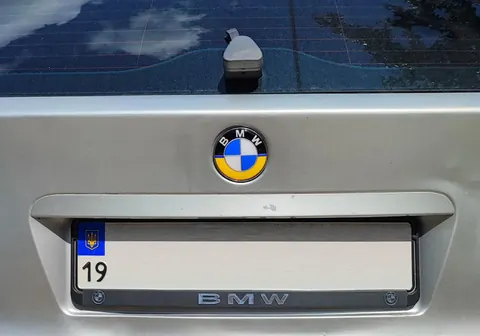Емблема 82мм (UA-Style) для BMW 5 серія E34 1988-1995 рр — BMW 5 серия E34 1988-1995 гг. DianaParts