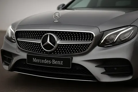 Передня решітка Diamond Silver (для Avantgarde/AMG-Line/E43 AMG/E53 AMG 2016-2020) З місцем під камеру для Mercedes E-сlass W213 рр — Mercedes E-сlass W213 2016-2023 гг. DianaParts