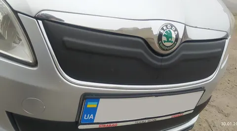 Зимова накладка на решітку (2011-2014, верхня) Матова для Skoda Fabia рр — Skoda Fabia 2007-2014 гг. DianaParts