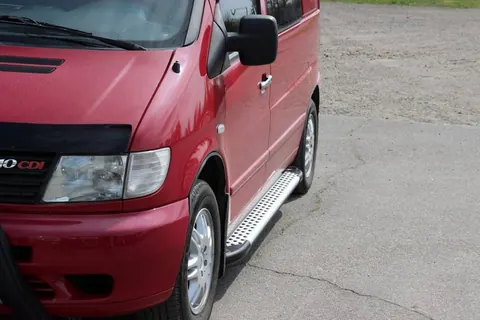 Бокові пороги Allmond Grey (2 шт., алюм.) для Mercedes Vito W638 1996-2003 рр — Mercedes Vito W638 1996-2003 гг. DianaParts