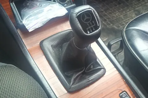Ручка КПП V3 (шкіра) для Mercedes E-сlass W124 1984-1997 рр — Mercedes E-сlass W124 1984–1997 гг. DianaParts