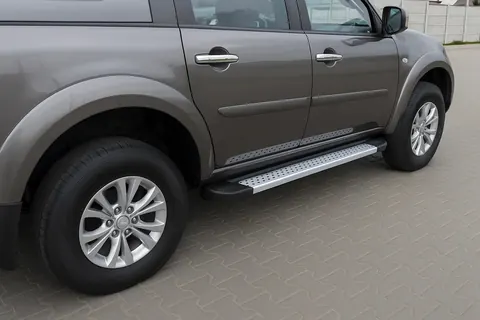 Бокові пороги X5-тип (2 шт., алюм) для Mitsubishi Pajero Sport 2008-2015 рр — Mitsubishi Pajero Sport 2008-2015 гг. DianaParts