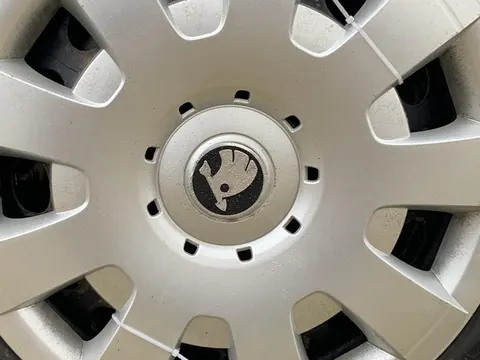 Наклейки на диски 60мм 8932A (4 шт) для Skoda — Skoda DianaParts