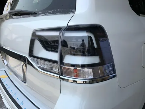 Задні ліхтарі 2016-2026 (Executive Black) для Toyota Land Cruiser 200 рр — Toyota Land Cruiser 200 2007-2021 гг. DianaParts