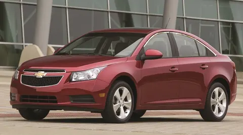 Верхня окантовка скла V1 (для версії Sedan, нерж.) для Chevrolet Cruze 2009-2015 рр — Chevrolet Cruze 2009–2015 гг. DianaParts