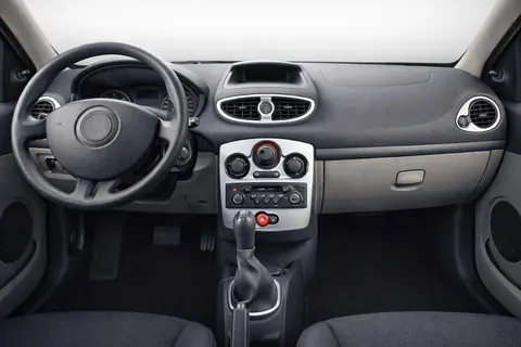 Накладки на панель 2008-2012 карбон для Renault Clio III рр — Renault Clio III 2005-2012 гг. DianaParts