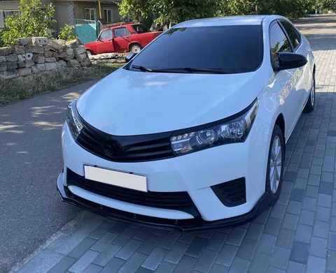 Накладка на передній бампер ЛИП (чорна) для Toyota Corolla 2013-2019 рр — Toyota Corolla 2013-2019 гг. DianaParts