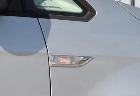 Накладки на поворотнички (2 шт., нерж) для Volkswagen Caddy 2015-2020 рр — Volkswagen Caddy 2015-2020 гг. DianaParts