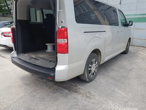 Накладка на задній бампер EuroCap (на довгу базу, ABS) для Opel Zafira Life 2019- рр — Opel Zafira Life 2019- гг. DianaParts
