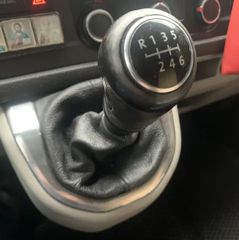 Шкіряний чохол КПП для Volkswagen T6 2015-2024 рр — Volkswagen T6 2015-2024 гг. DianaParts