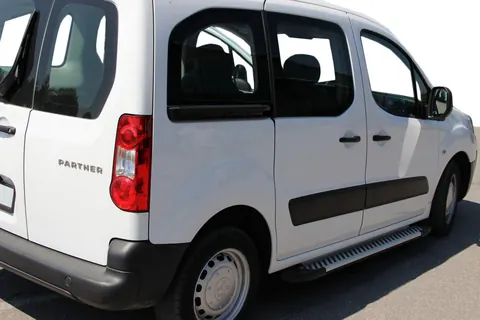 Бокові пороги Line (2 шт., алюміній) для Peugeot Partner Tepee 2008-2018 рр — Peugeot Partner Tepee 2008-2018 гг. DianaParts