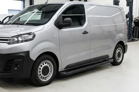 Бокові пороги Allmond Black (2 шт., алюміній) XS – Коротка база для Toyota Proace 2016- рр — Toyota Proace 2016- гг. DianaParts