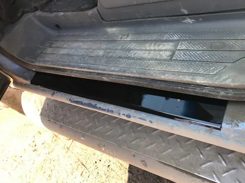 Накладки на дверні пороги ABS (2 шт, пластик) Матові для Volkswagen T4 Caravelle/Multivan 1990-2003 рр — Volkswagen T4 Caravelle/Multivan 1990–2003 гг. DianaParts