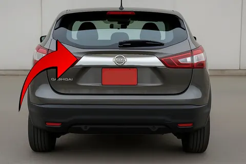 Накладка над номером Libao (пластик) для Nissan Qashqai 2014-2021 рр — Nissan Qashqai 2014-2021 гг. DianaParts