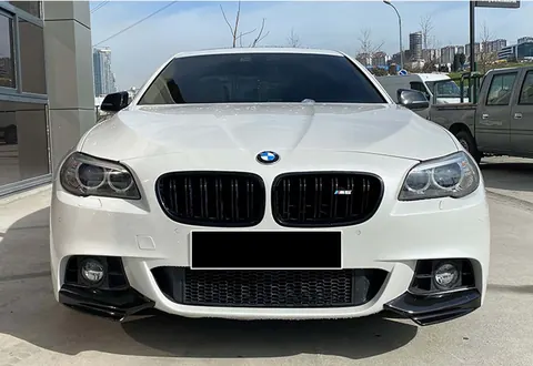 Накладка на передній бампер DPT Flap (для M-Performance, чорний глянець) для BMW 5 серія F10/F11 2010-2016 рр — BMW 5 серия F10/F11 2010–2016 гг. DianaParts