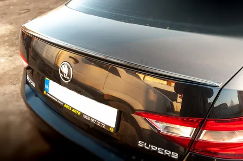 Спойлер LIP (Sunplex, чорний) (119,2см* 7,3см) для Skoda Superb 2015-2024 рр — Skoda Superb 2015-2024 гг. DianaParts