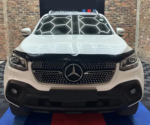 Передня решітка Diamond для Mercedes X class 2017-2020 рр — Mercedes X class 2017-2020 гг. DianaParts