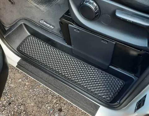 Килимки на пороги (3 шт, EVA, чорні) для Mercedes Vito/V-class W447 2014- рр — Mercedes Vito/V-class W447 2014- гг. DianaParts