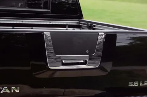 Хром накладка на багажник (пластик) для Nissan Titan 2004-2011 рр — Nissan Titan 2004-2011 гг. DianaParts