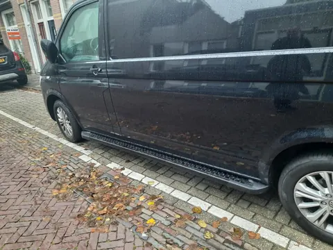 Бокові пороги Allmond Black (2 шт., алюміній) Коротка база для Volkswagen T6 2015-2024 рр — Volkswagen T6 2015-2024 гг. DianaParts