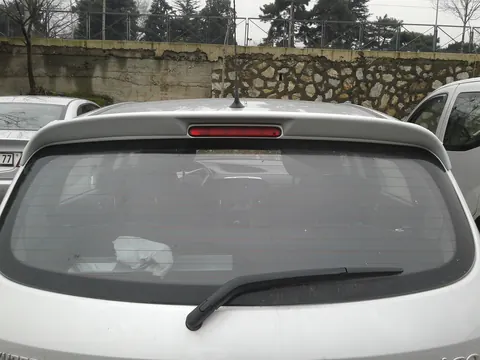Спойлер (під фарбування) для Hyundai I-20 2008-2012 рр — Hyundai I-20 2008-2012 гг. DianaParts
