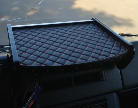 Полиця на панель (Чорна з червоною ниткою) для Mercedes T2 (507-814) 1967-1996 рр — Mercedes T2 (507-814) 1967-1996 гг. DianaParts