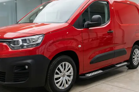 Бокові пороги Tayga V2 (2 шт., алюміній) Довга база для Fiat Doblo III 2023- рр — Fiat Doblo III 2023- гг. DianaParts