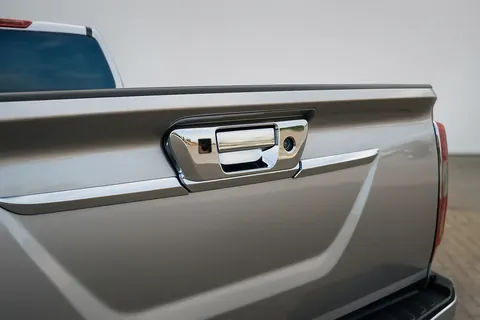 Накладка на задню ручку (під камери, нерж) для Nissan Navara/NP300 2016- рр — Nissan Navara/NP300 2016- гг. DianaParts