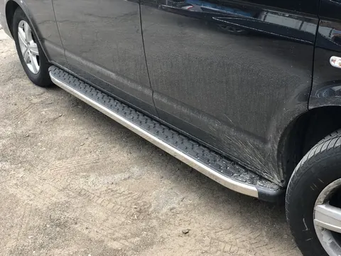 Бокові пороги BlackLine (2 шт., алюміній) Коротка база для Volkswagen T6 2015-2024 рр — Volkswagen T6 2015-2024 гг. DianaParts