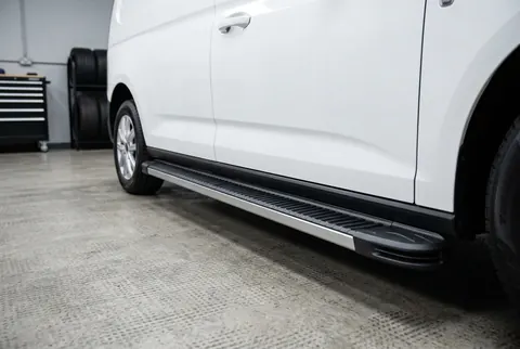 Бокові пороги Maya V1 (2 шт., Алюміній) Стандартна база для Volkswagen Caddy 2020- рр — Volkswagen Caddy 2020- гг. DianaParts