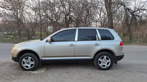 Хром на стійки дверей (6 шт, нерж) для Volkswagen Touareg 2002-2010 рр — Volkswagen Touareg 2002–2010 гг. DianaParts