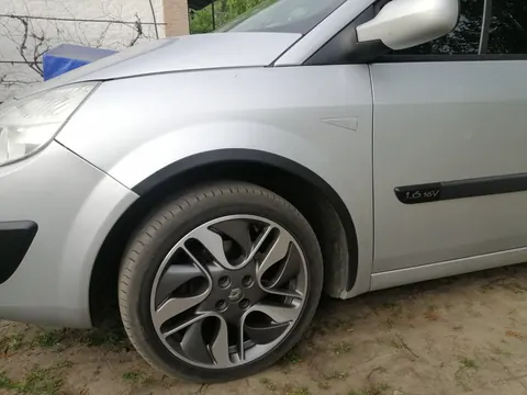 Накладки на арки (4 шт, чорні) для Renault Scenic/Grand 2003-2009 рр — Renault Scenic/Grand 2003-2009 гг. DianaParts