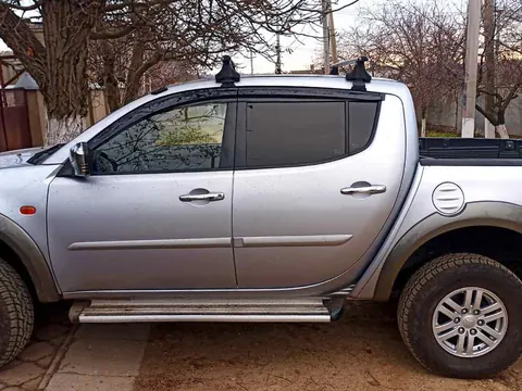 Вітровики (4 шт., Sunplex Sport) для Mitsubishi L200 2006-2015 рр — Mitsubishi L200 2006-2015 гг. DianaParts