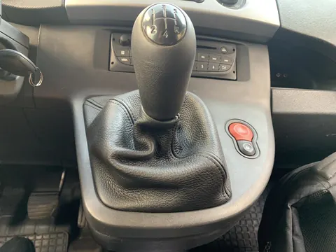 Чохол КПП (шкіра) (чорний) для Renault Kangoo 2008-2020 рр — Renault Kangoo 2008–2020 гг. DianaParts