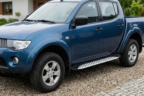 Бокові пороги Shining V1 (2 шт., Алюміній) для Mitsubishi L200 2006-2015 рр — Mitsubishi L200 2006-2015 гг. DianaParts