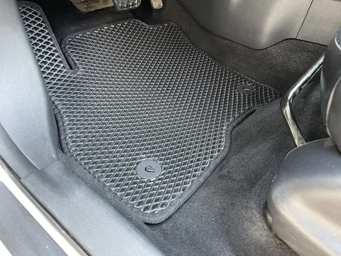 Килимки EVA (чорні) для Nissan Leaf 2010-2017 рр — Nissan Leaf 2010-2017 гг. DianaParts
