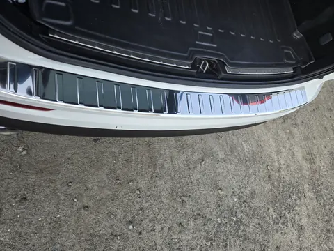 Накладка на задній бампер Carmos глянець (нерж) для Volvo XC60 2017- рр — Volvo XC60 2017- гг. DianaParts