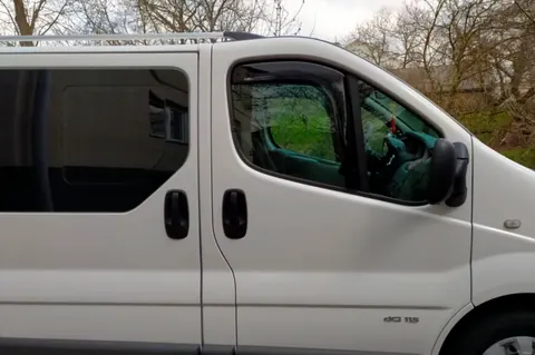 Вітровики вставні (2 шт, HIC) для Opel Vivaro 2001-2015 рр — Opel Vivaro 2001–2015 гг. DianaParts