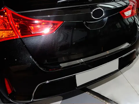 Накладка на задній бампер Натаніко (HB, нерж) для Toyota Auris 2012-2018 рр — Toyota Auris 2012-2018 гг. DianaParts