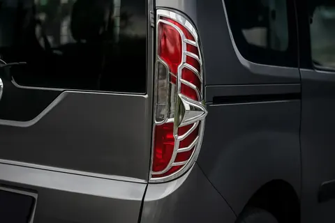 Окантовка на стопи (2015-2026, 2 шт, пласт) для Opel Combo рр — Opel Combo 2012-2018 гг. DianaParts