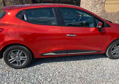 Молдинг дверної прямий (4 шт, нерж) Червоний хром для Renault Clio IV 2012-2019 рр — Renault Clio IV 2012-2019 гг. DianaParts