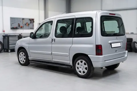 Бокові пороги Bosphorus Black (2 шт., Алюміній) для Citroen Berlingo 1996-2008 рр — Citroen Berlingo 1996-2008 гг. DianaParts