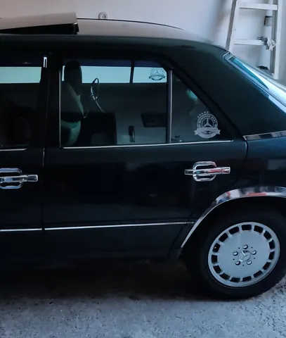 Окантовка вікон (4 шт, нерж) для Mercedes E-сlass W124 1984-1997 рр — Mercedes E-сlass W124 1984–1997 гг. DianaParts