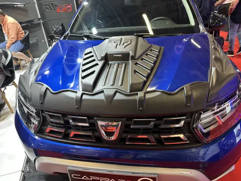 Накладка на капот (ABS) для Renault Duster 2018-2024 рр — Renault Duster 2018-2024 гг. DianaParts