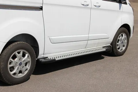 Бокові пороги Line (2 шт., алюміній) Коротка база для Ford Custom 2013-2022 рр — Ford Custom 2013-2022 гг. DianaParts